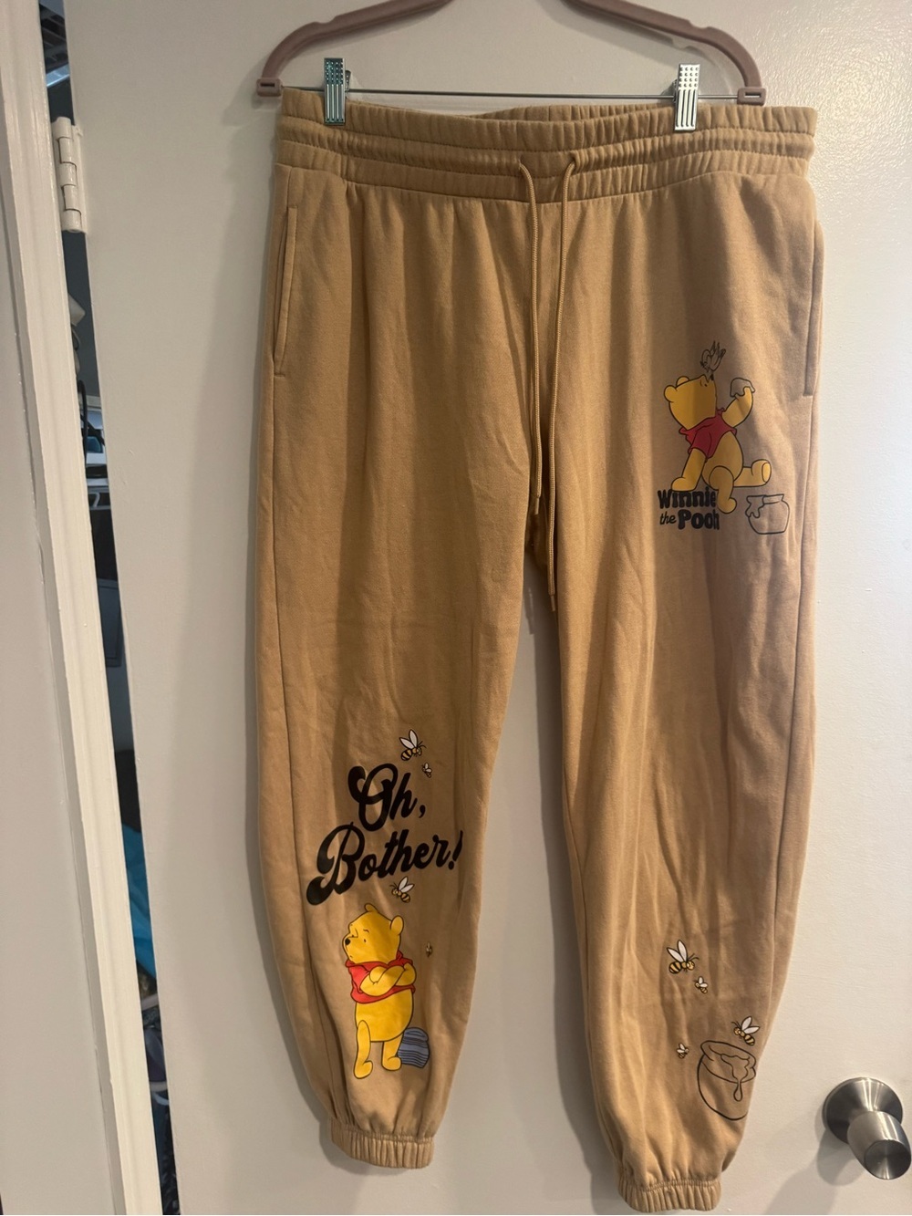 Disney Tan Winnie the Pooh Graphic Sweatpants size Large